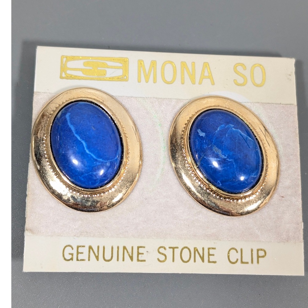Vintage Mona SO Genuine Stone Blue Cabochon Oval Clip On Earrings Gold Tone